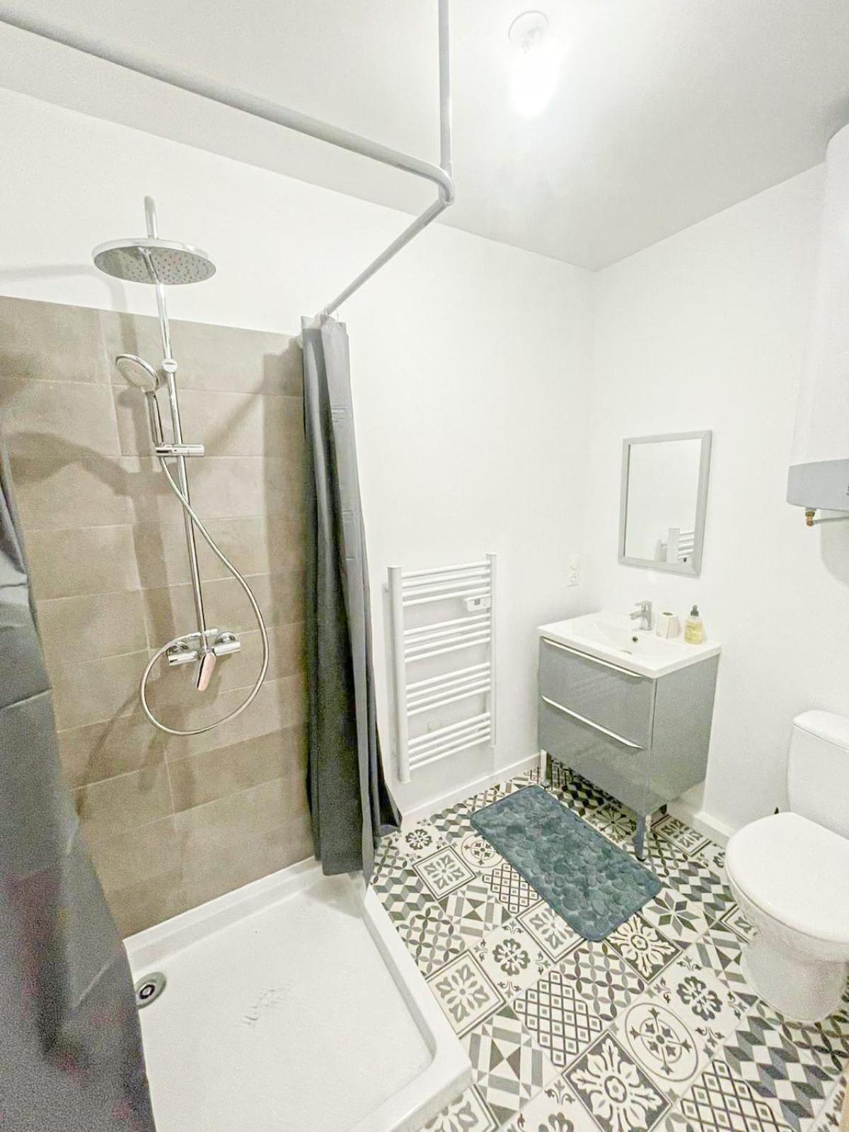 Cosy Sun - 1Ch - Avec Patio Privatif Apartment Pau Ngoại thất bức ảnh